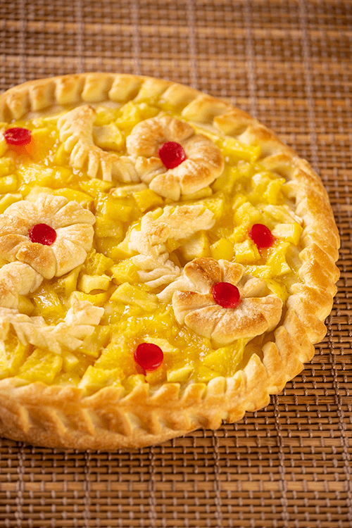 Сочневый пирог с апельсином, яблоками на лимонном конфитюре